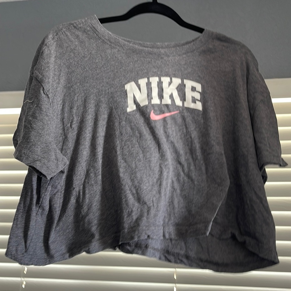 Womens Nike cropped t-shirt